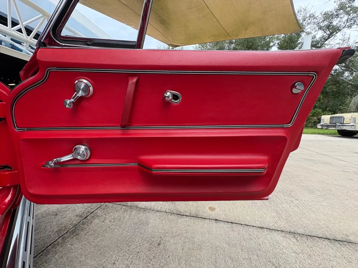 Vehicle photo 48