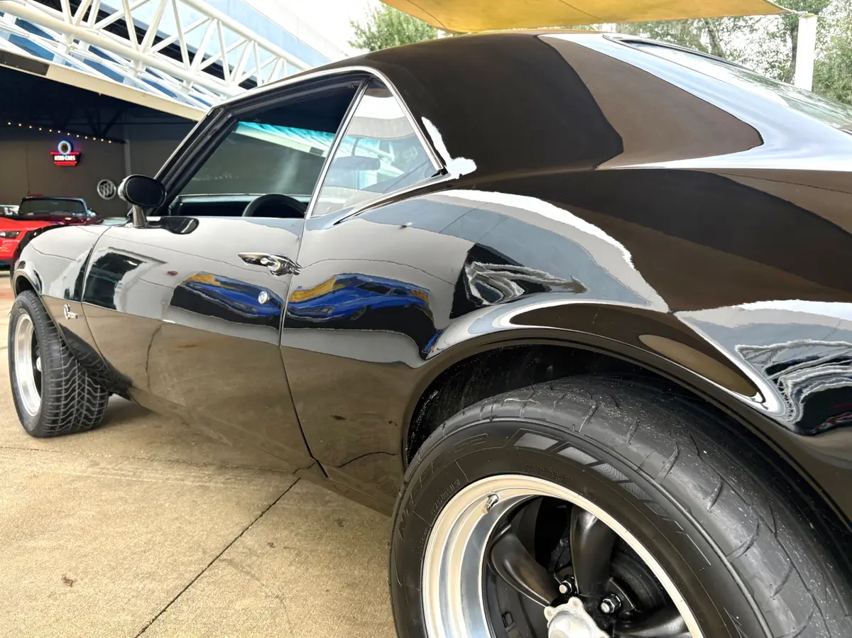 Vehicle photo 14
