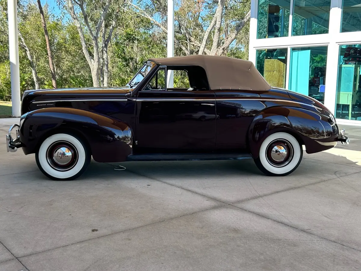 Vehicle photo 23