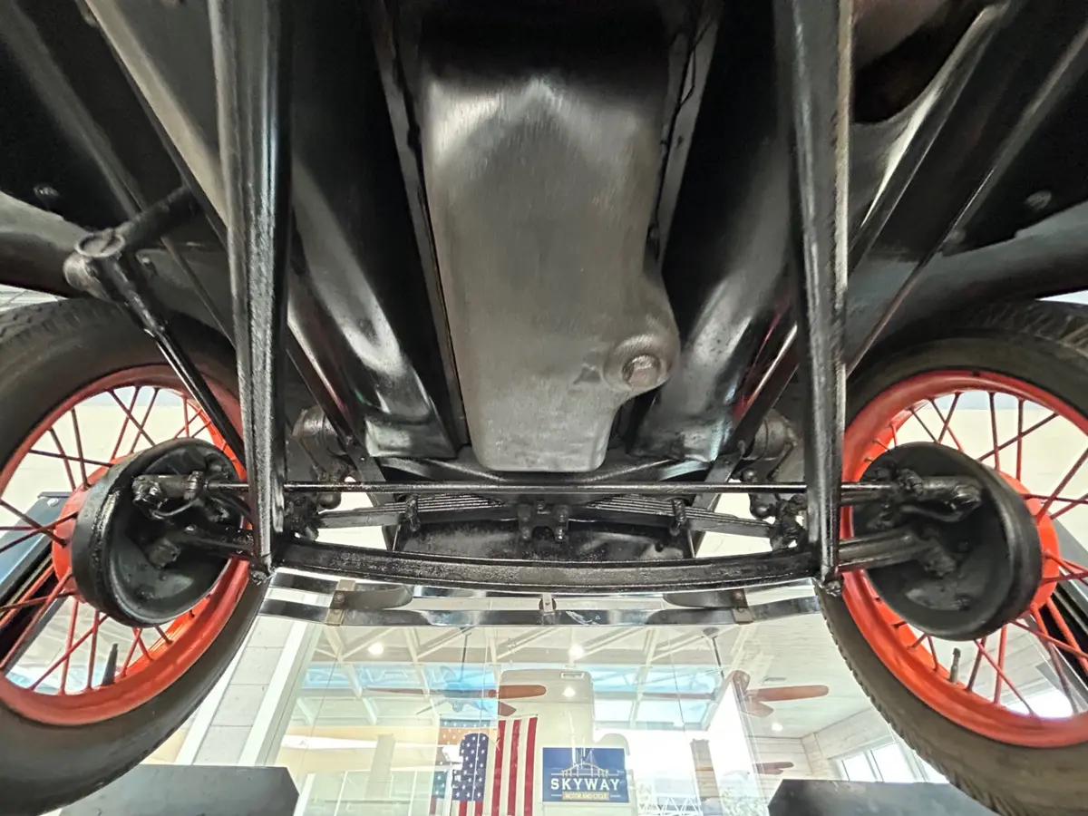 Vehicle photo 44