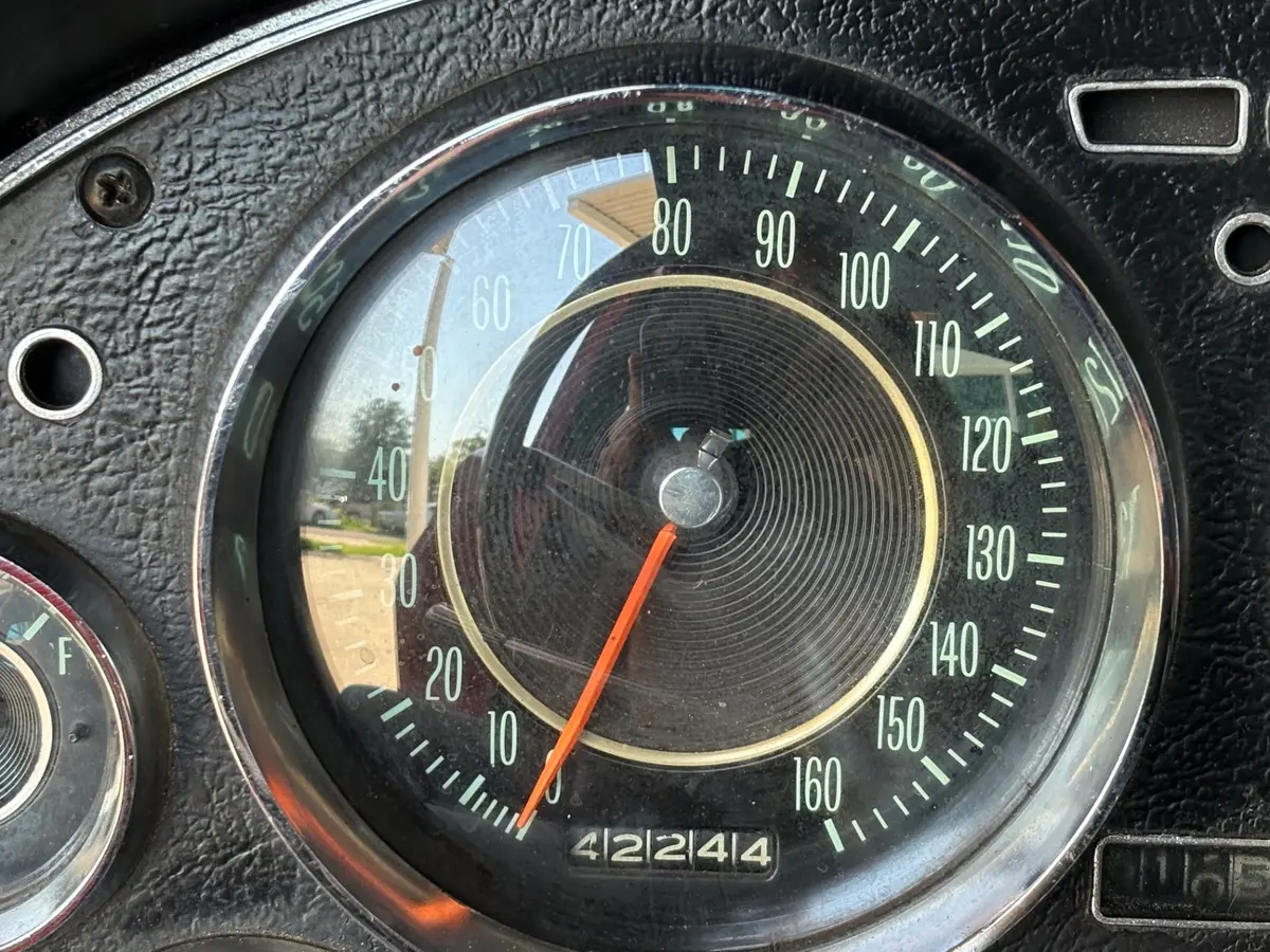 Vehicle photo 23