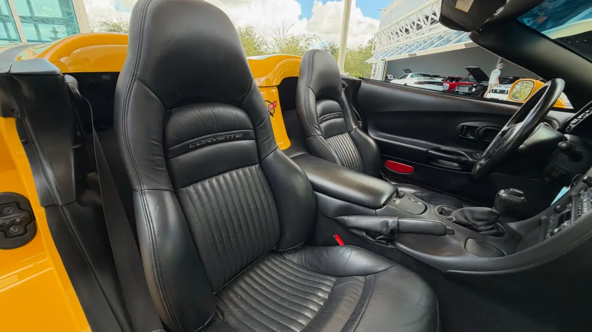 Vehicle photo 45