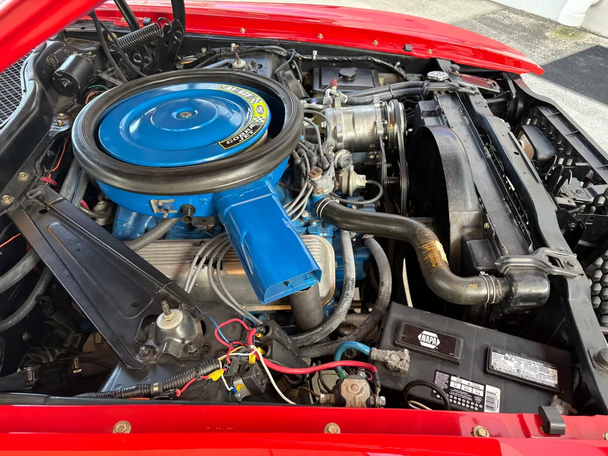 Vehicle photo 26