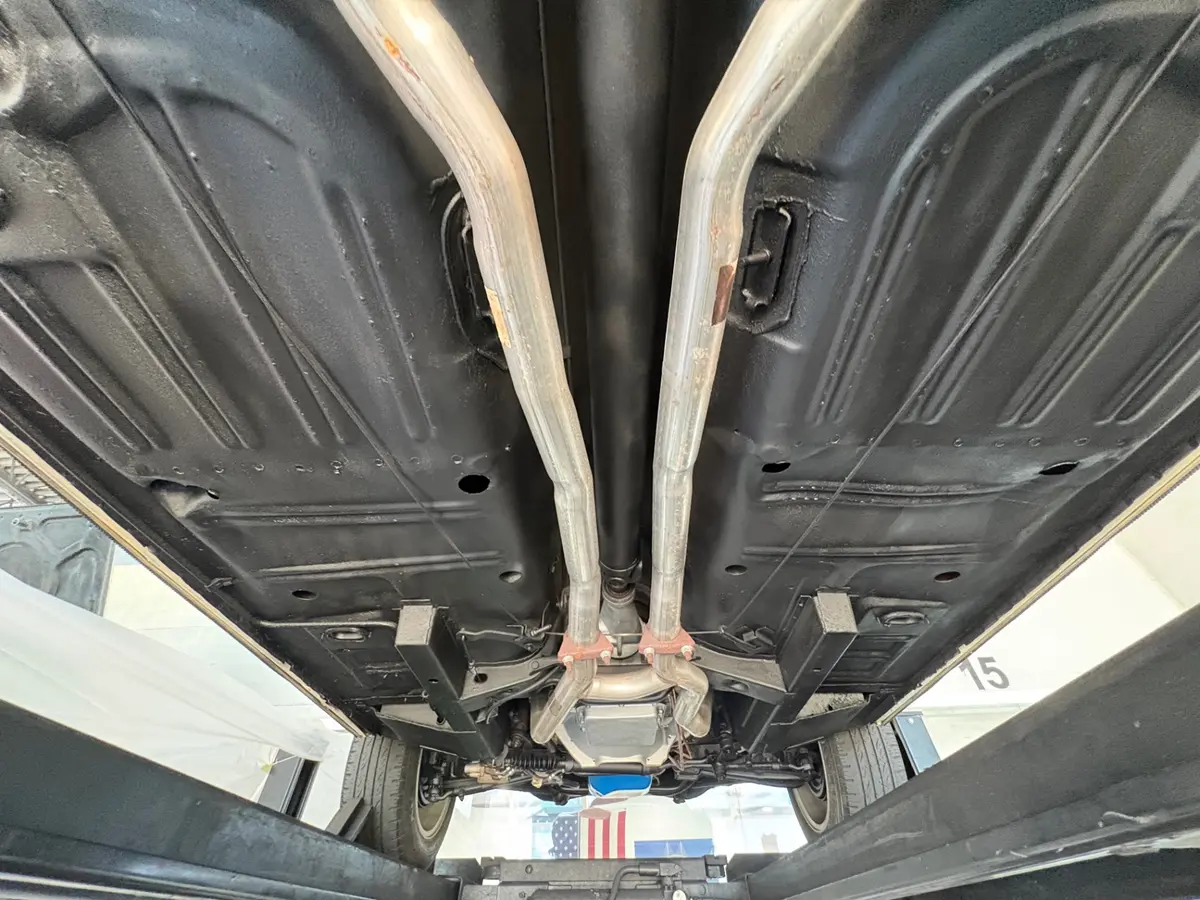 Vehicle photo 45