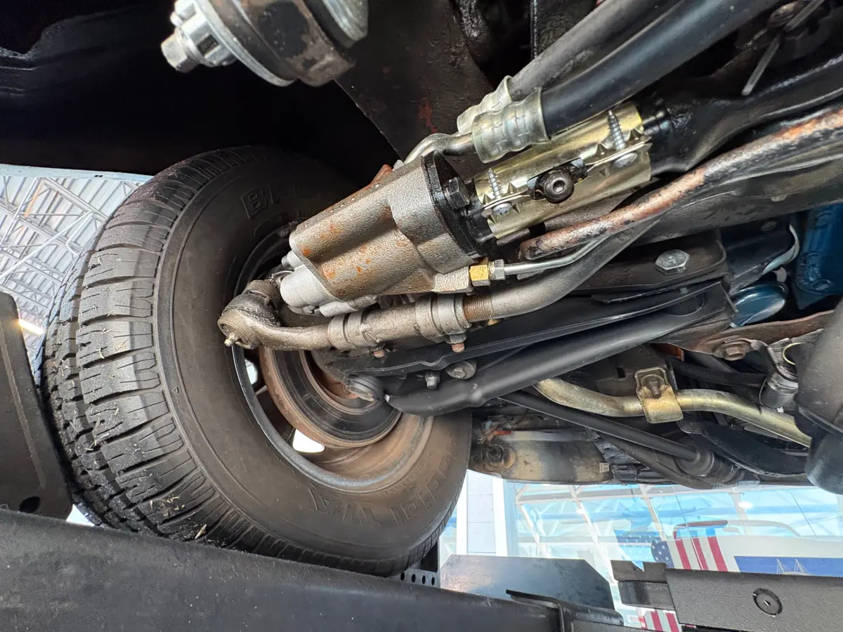 Vehicle photo 54