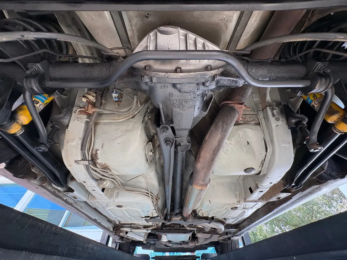Vehicle photo 46