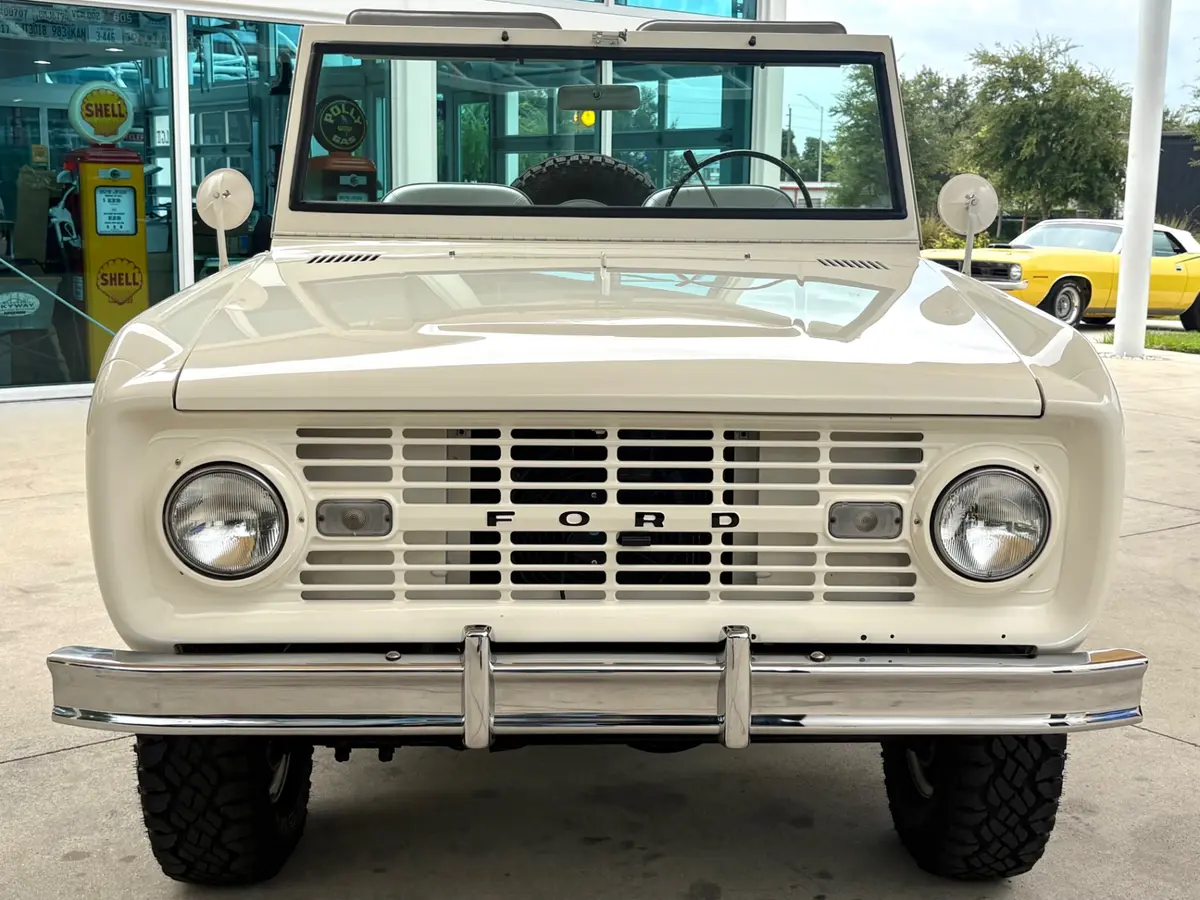 Vehicle photo 2