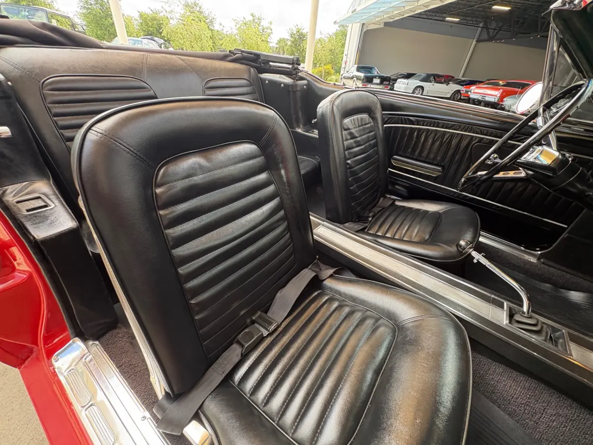 Vehicle photo 43
