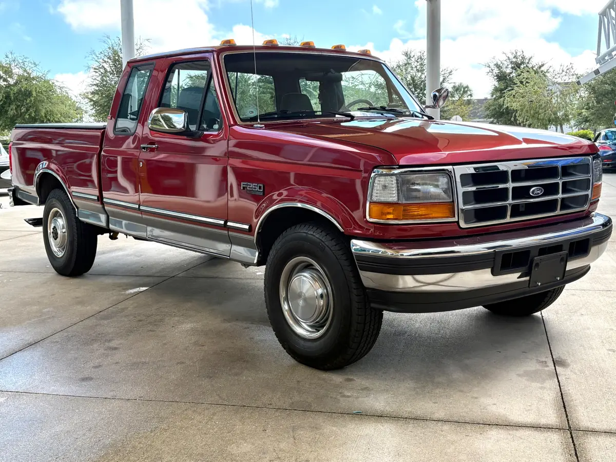 Vehicle photo 4