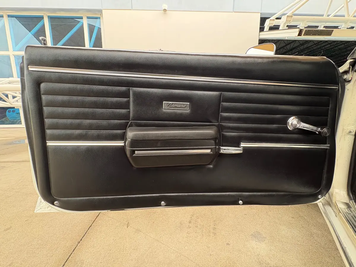 Vehicle photo 38