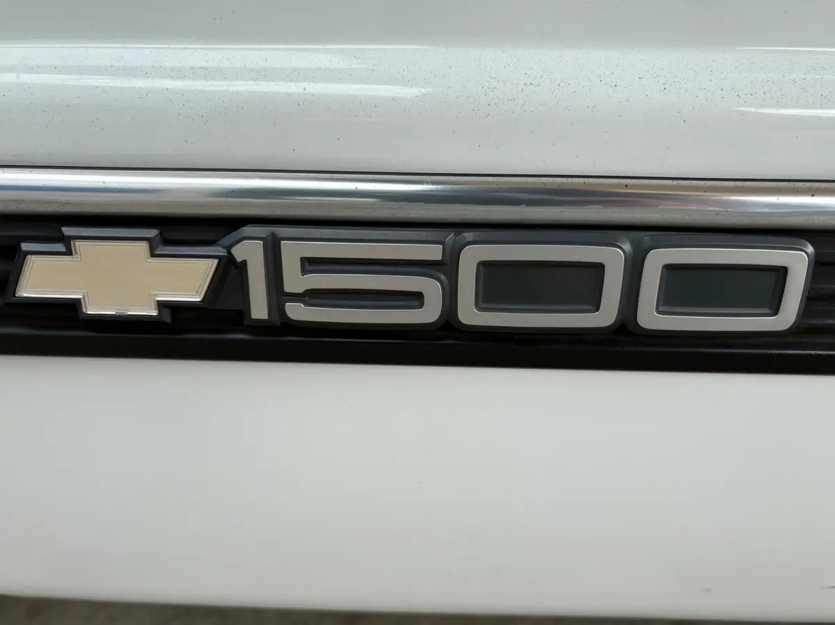 Vehicle photo 21
