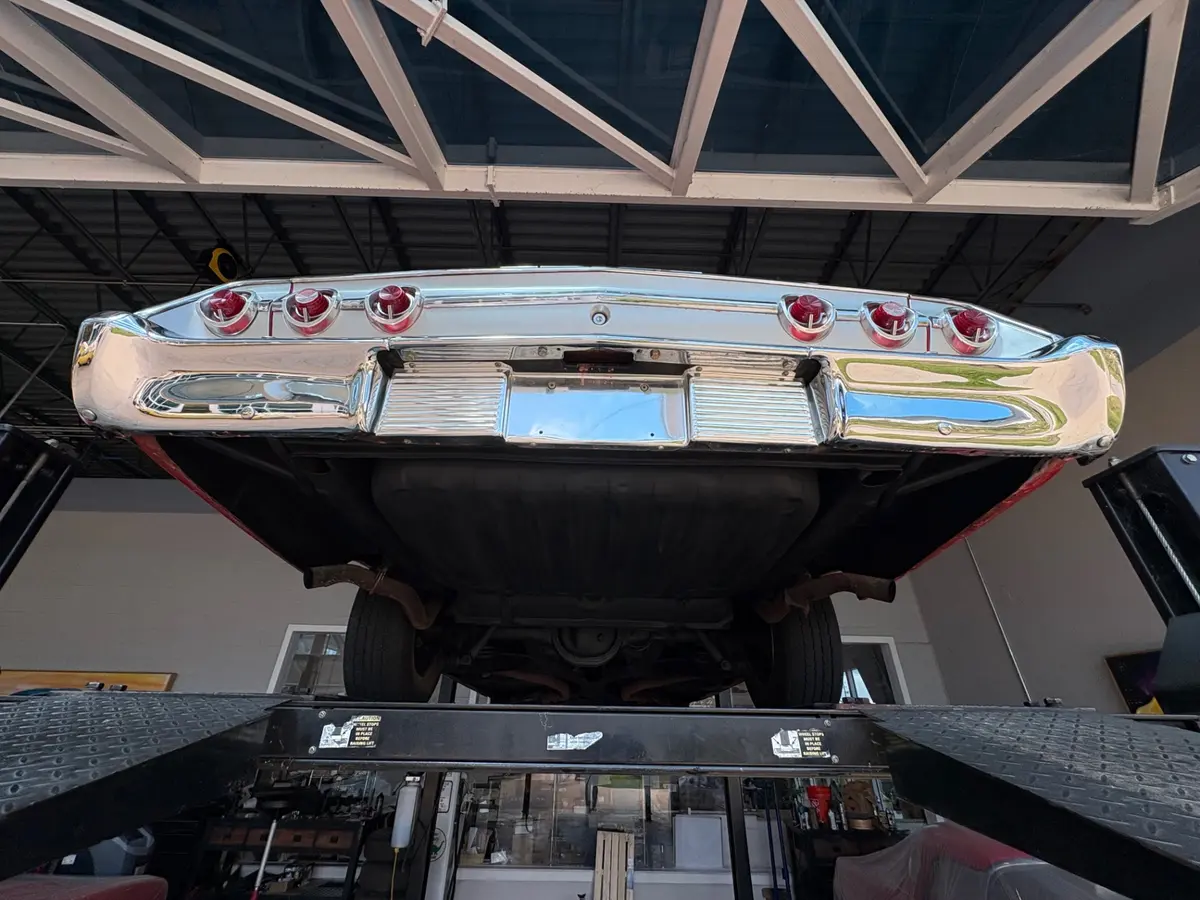 Vehicle photo 43