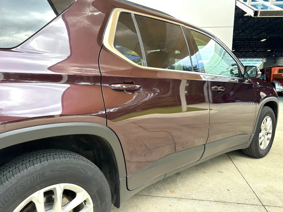 Vehicle photo 17