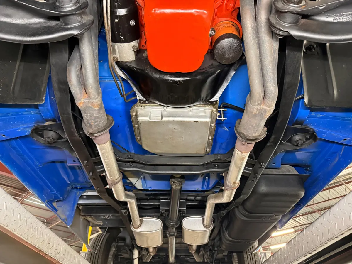Vehicle photo 37