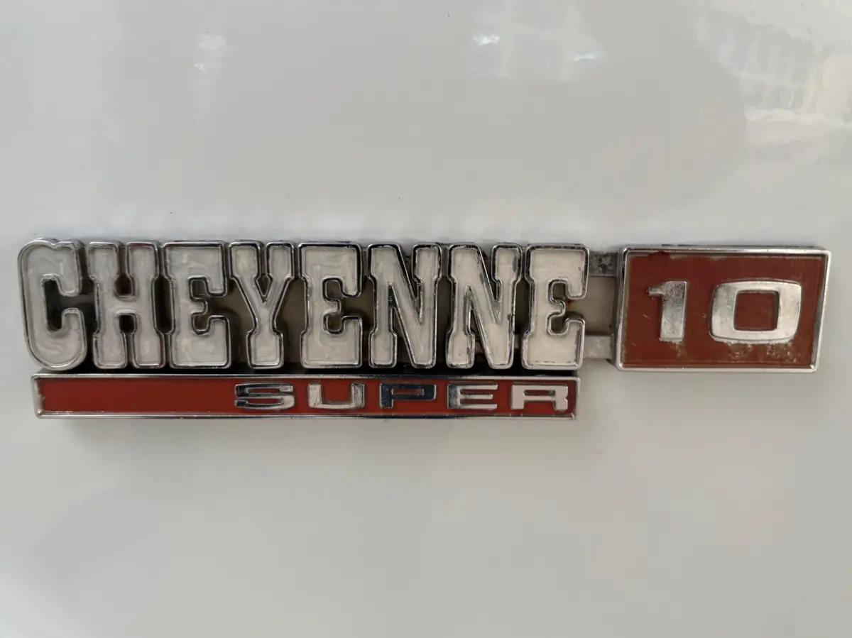 Vehicle photo 23