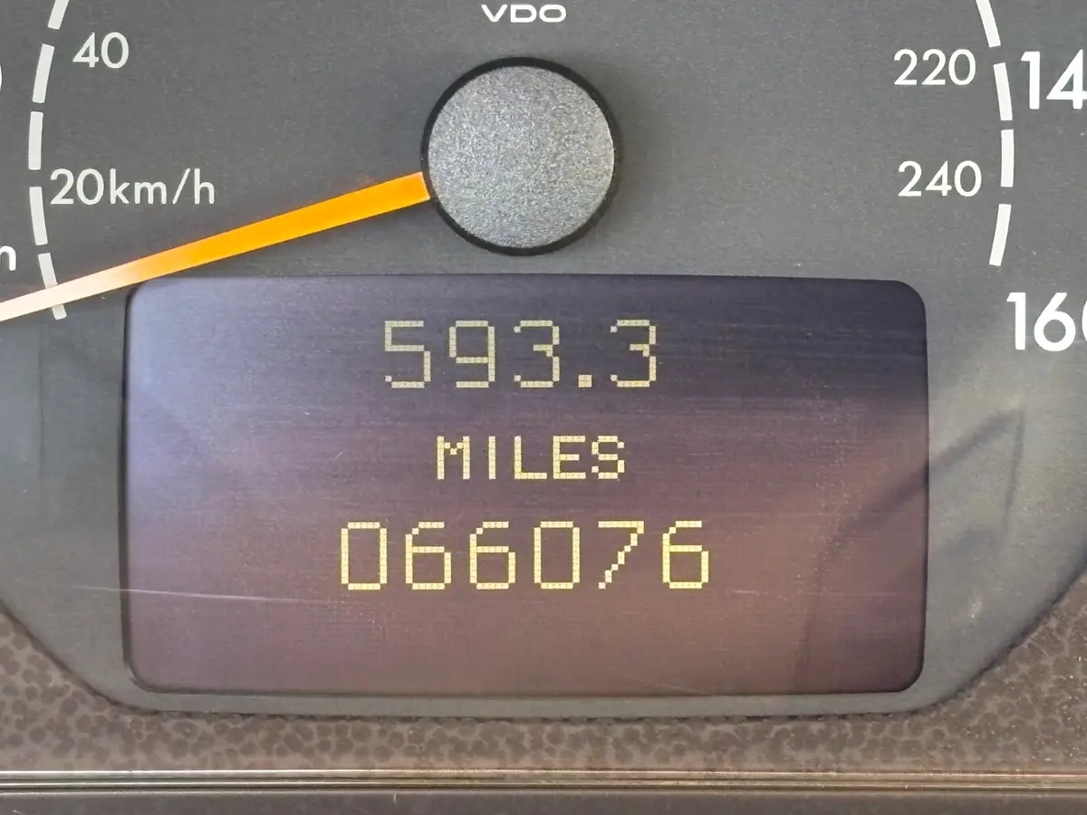 Vehicle photo 29