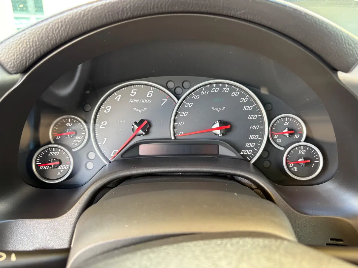 Vehicle photo 36