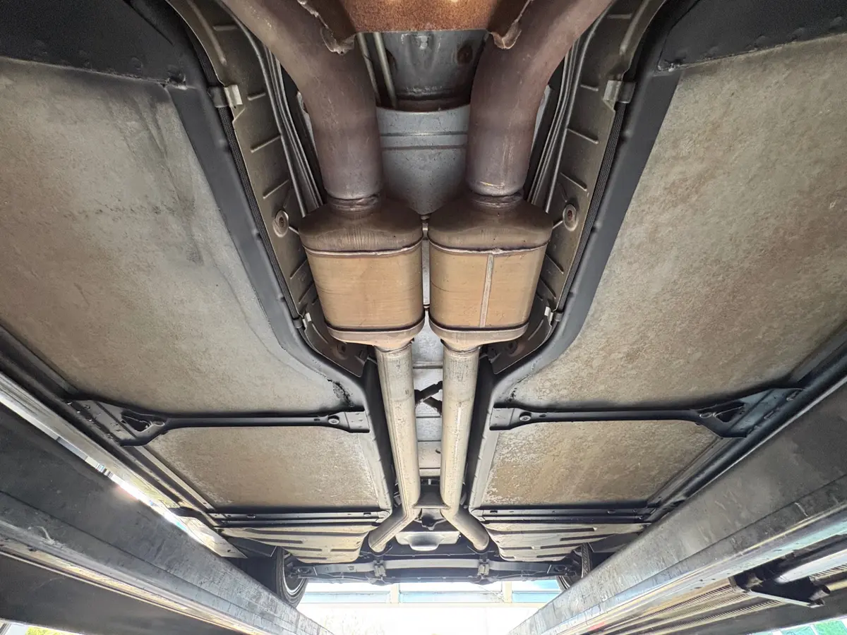 Vehicle photo 57