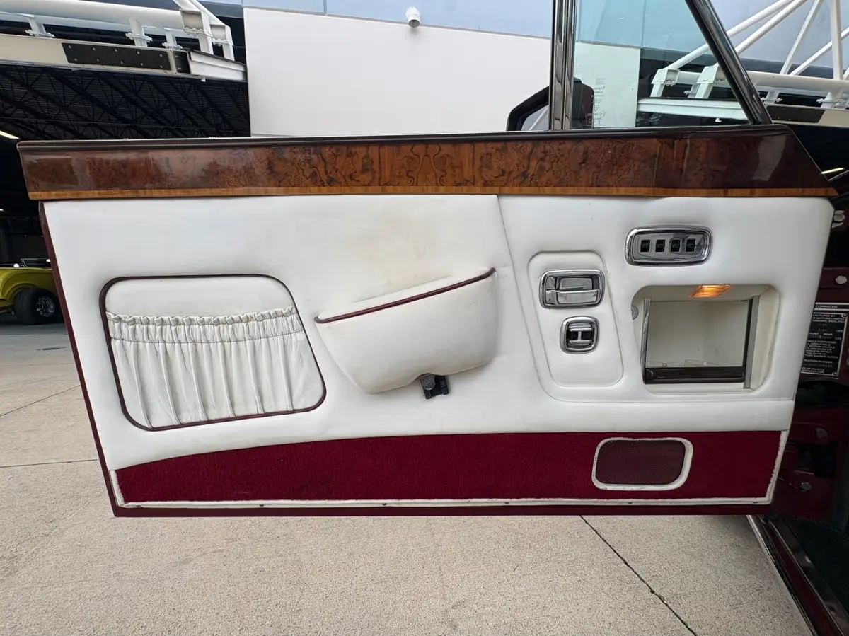 Vehicle photo 36