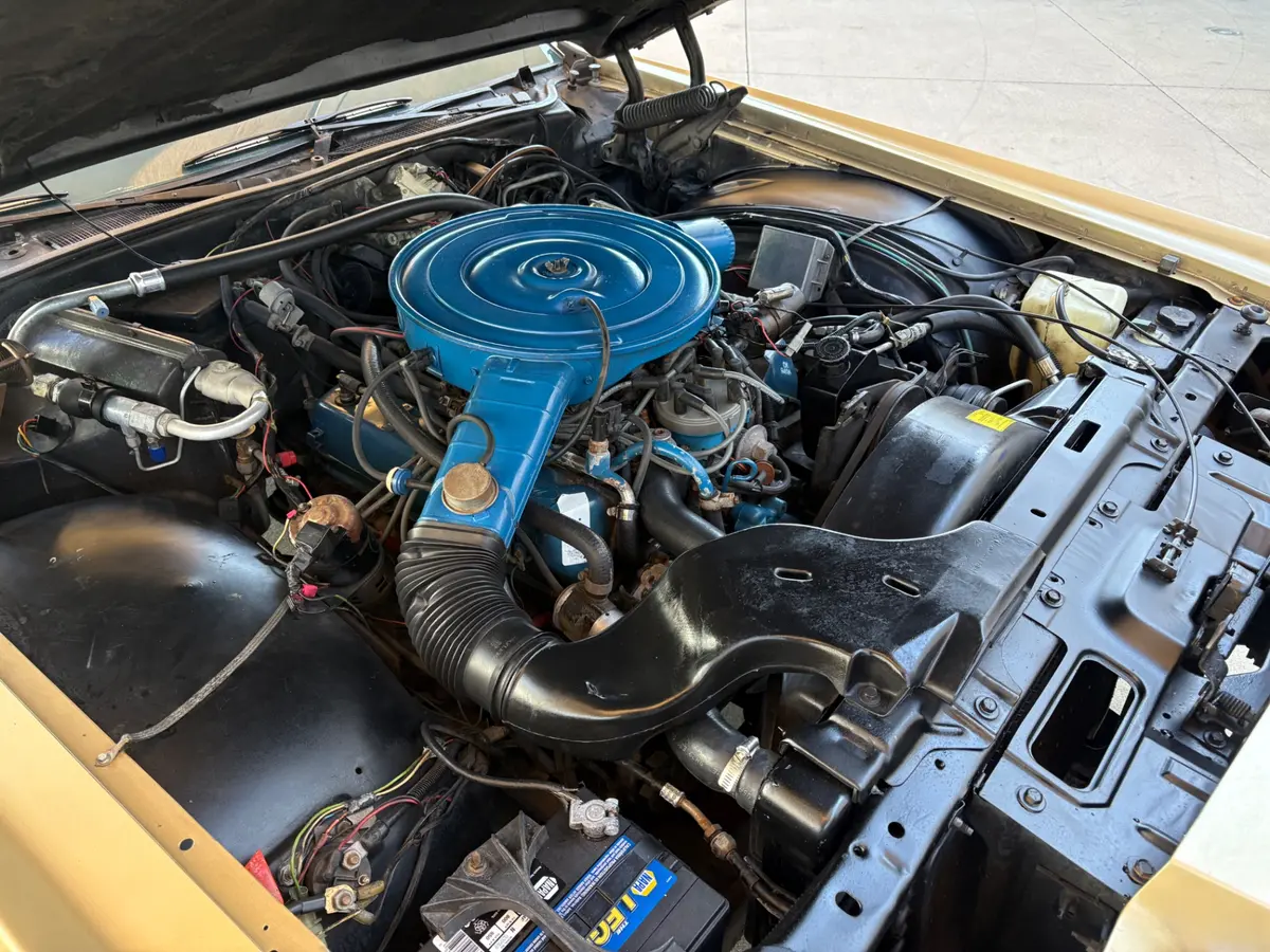 Vehicle photo 29