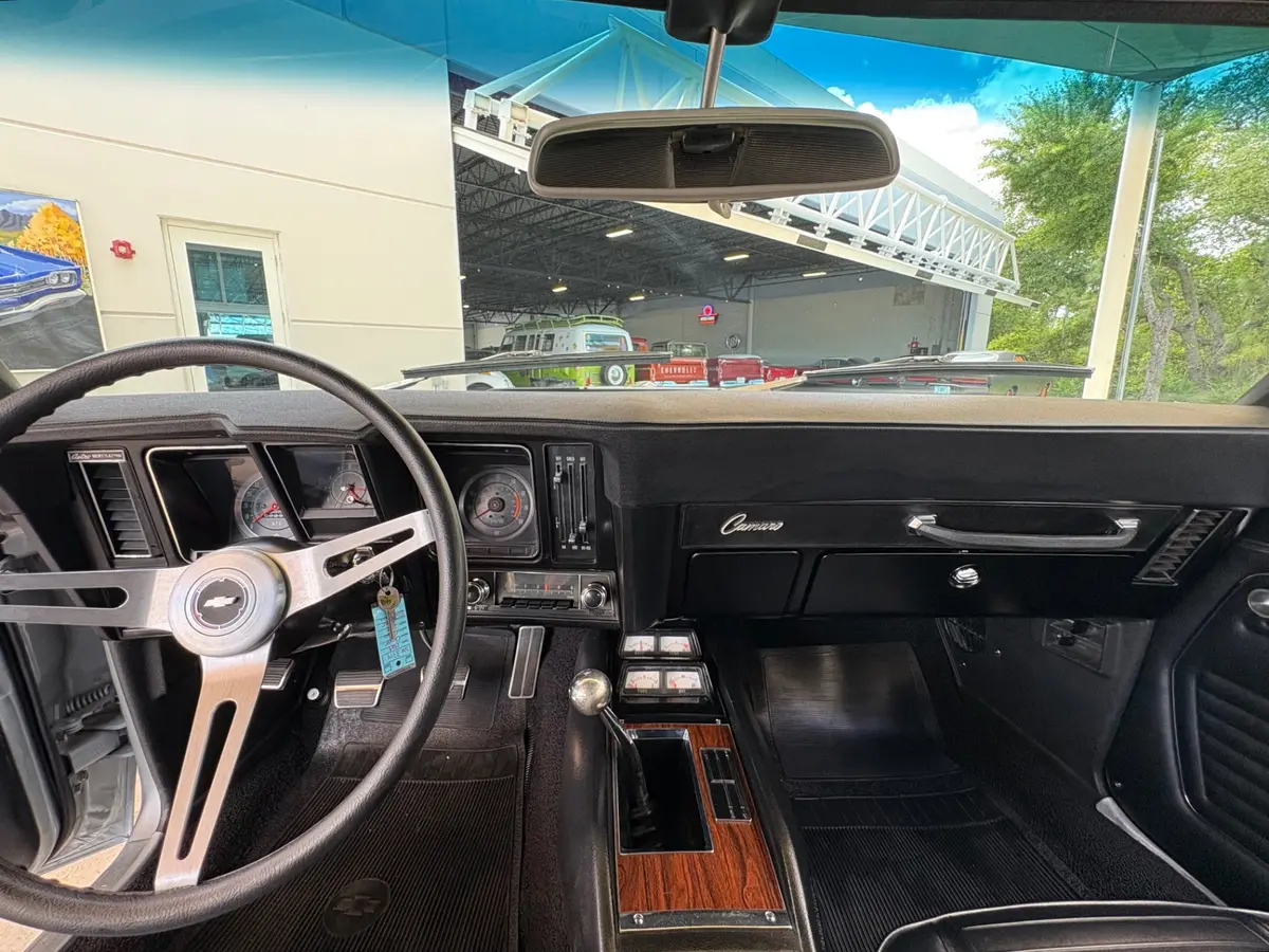 Vehicle photo 51