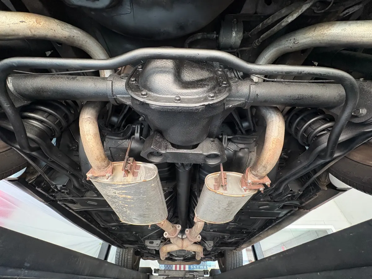 Vehicle photo 49
