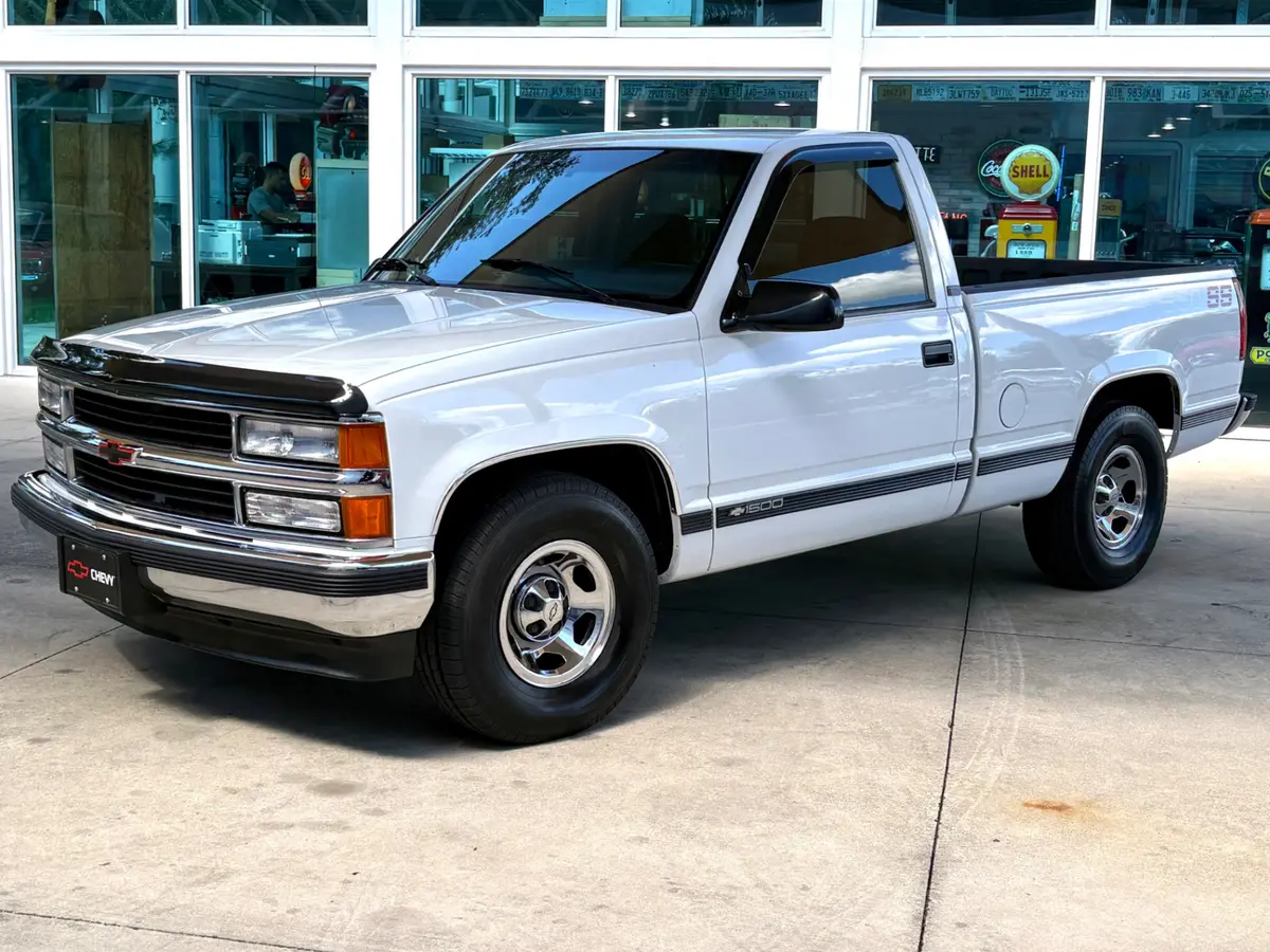 Vehicle photo 11