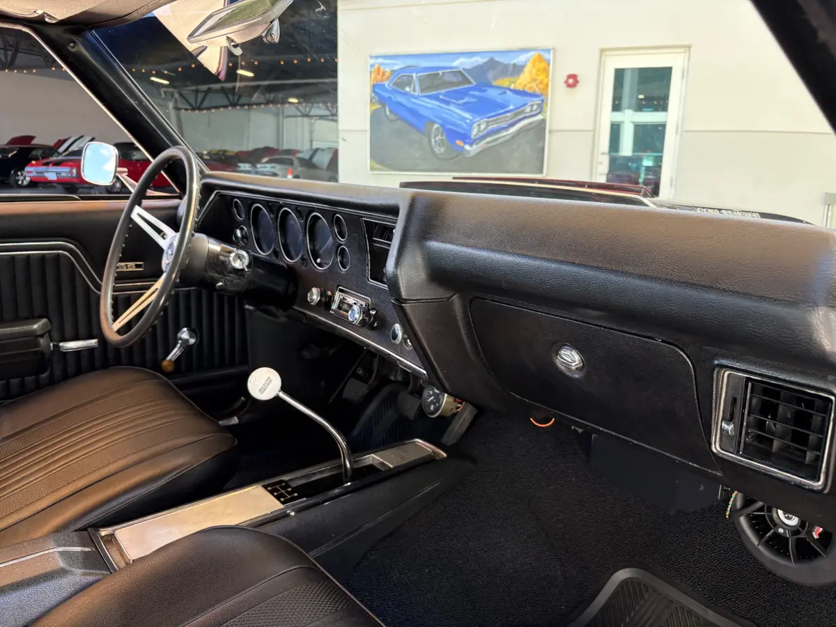 Vehicle photo 42
