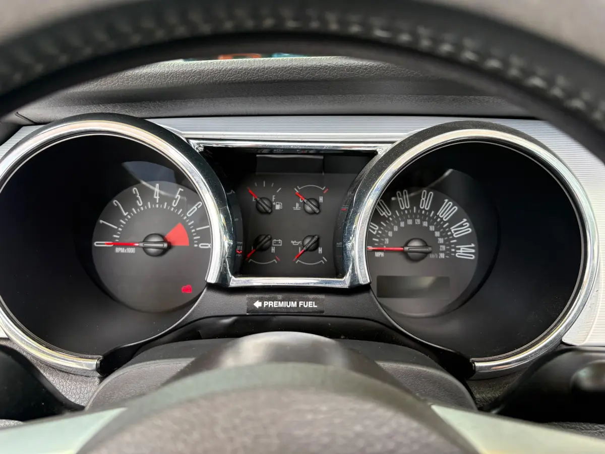 Vehicle photo 45