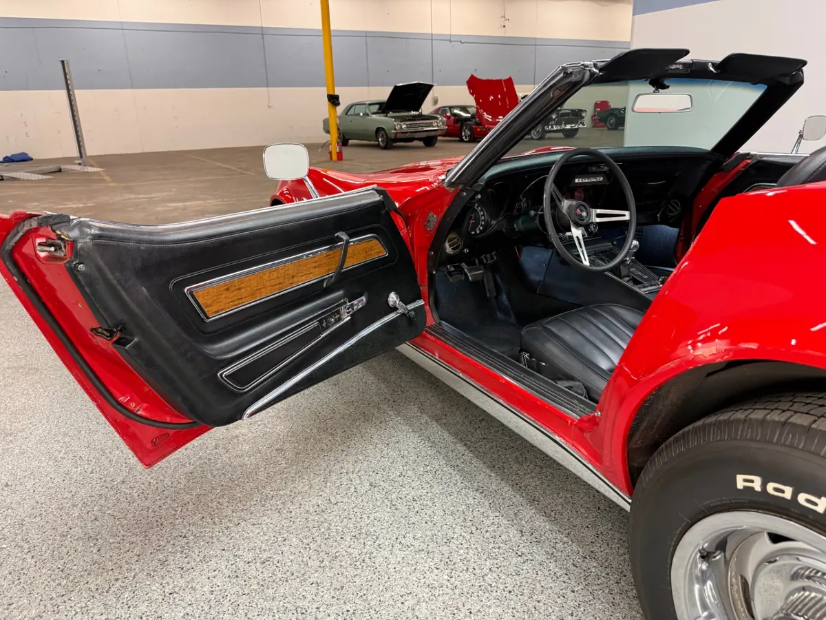Vehicle photo 42