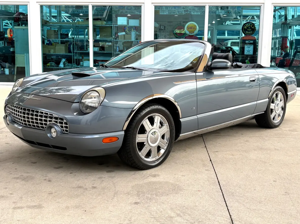 Vehicle photo 11
