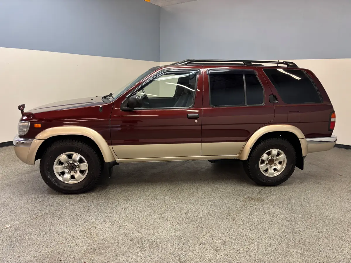 Vehicle photo 3
