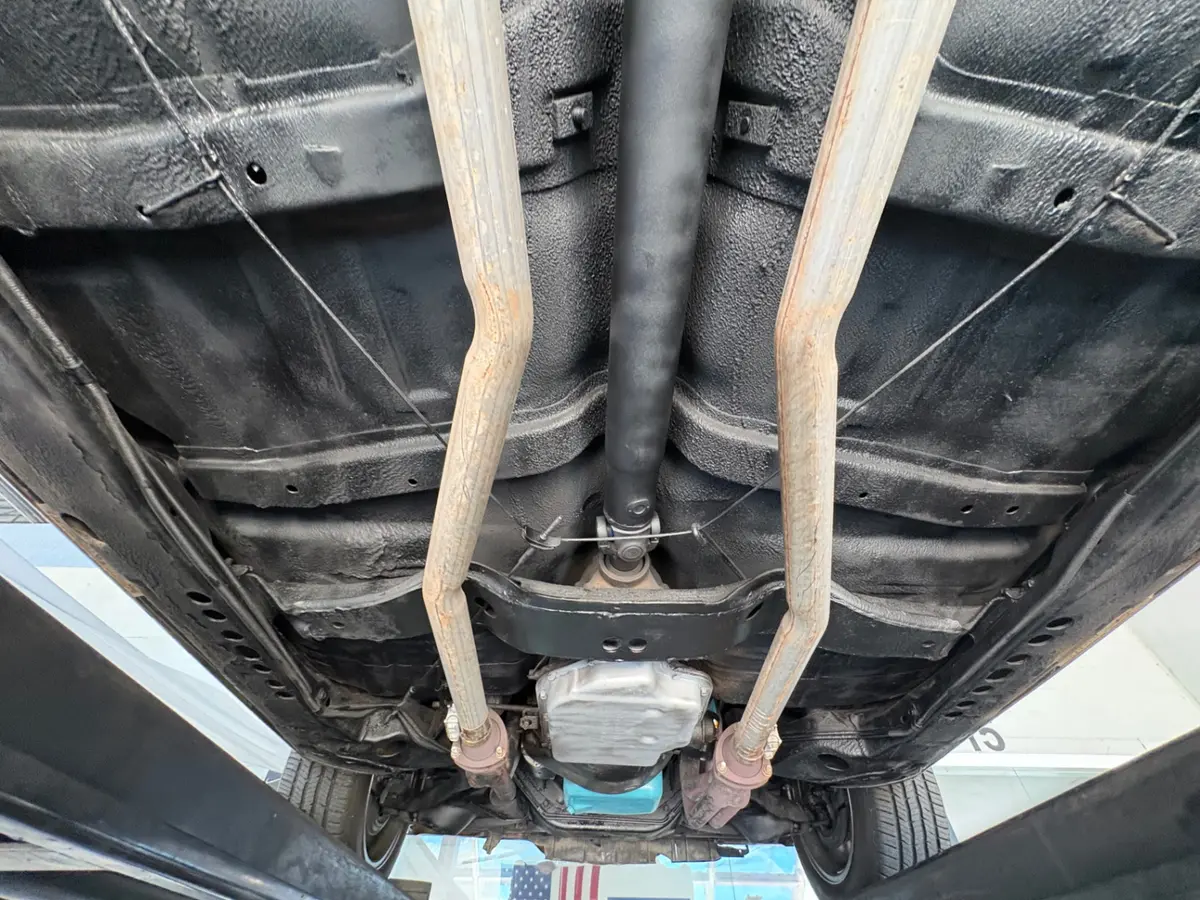 Vehicle photo 52