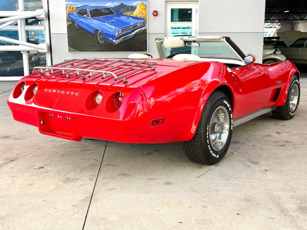 Vehicle photo 6