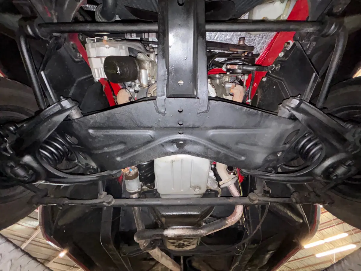 Vehicle photo 43