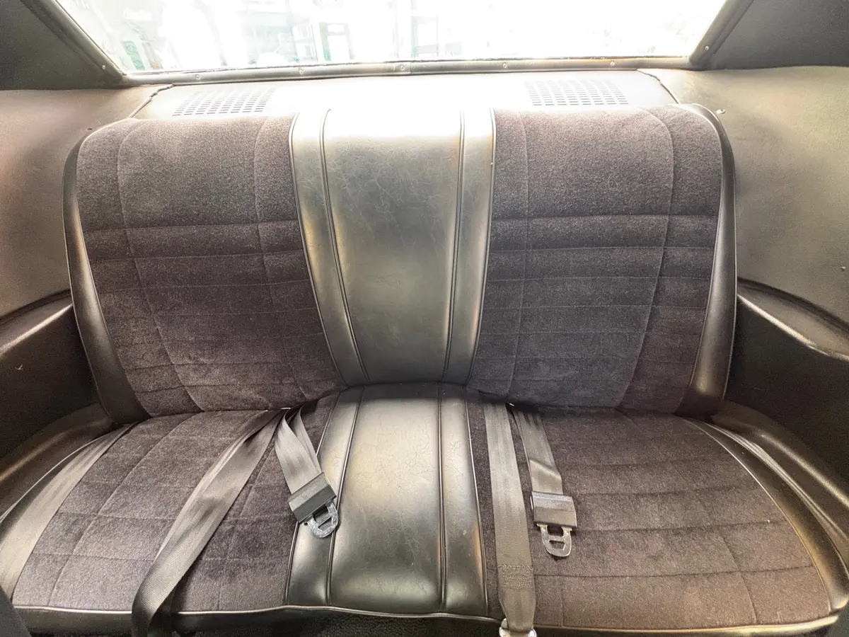 Vehicle photo 33