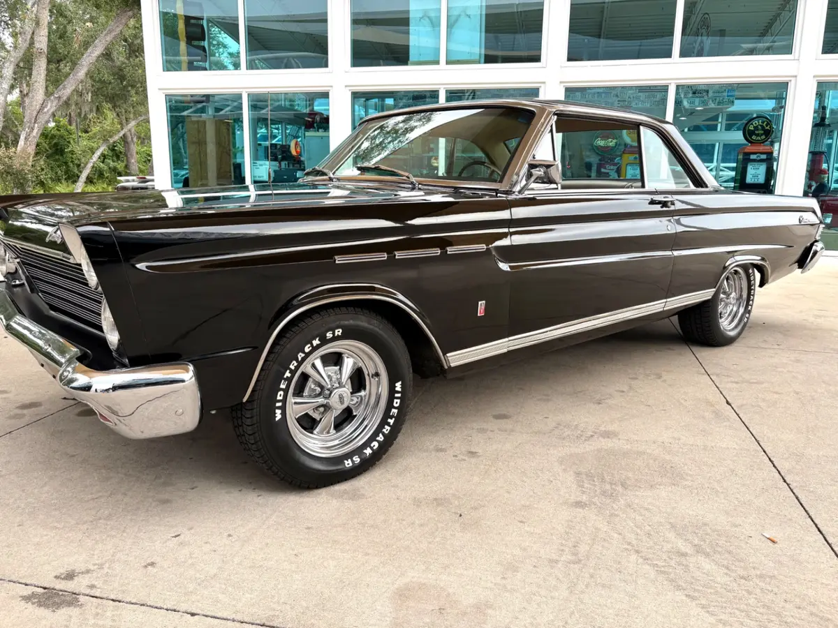 Vehicle photo 13