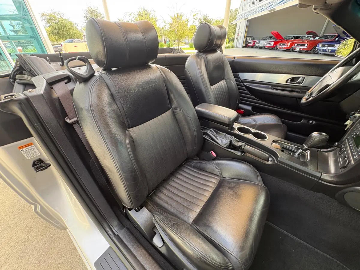 Vehicle photo 46