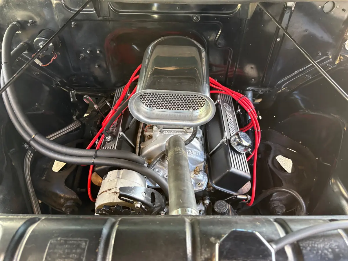 Vehicle photo 26