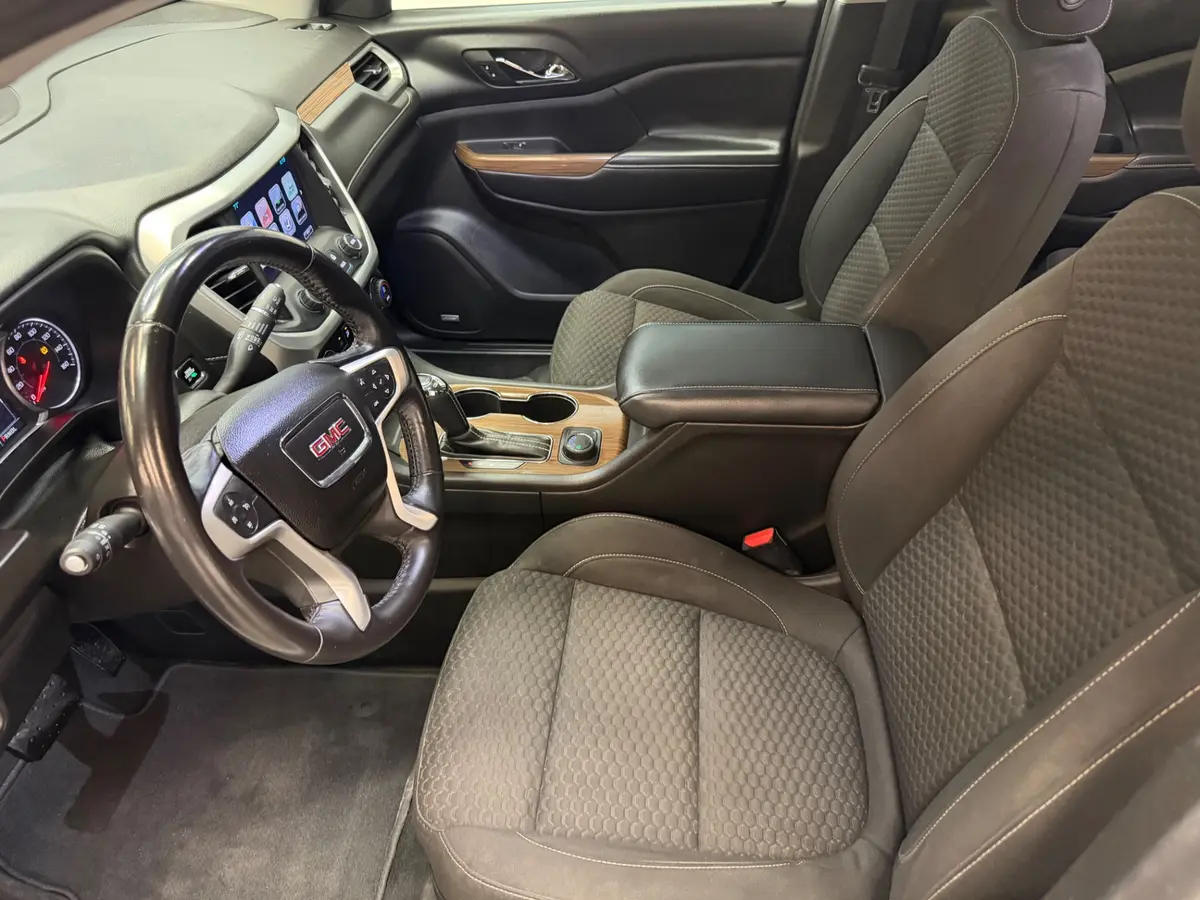 Vehicle photo 27