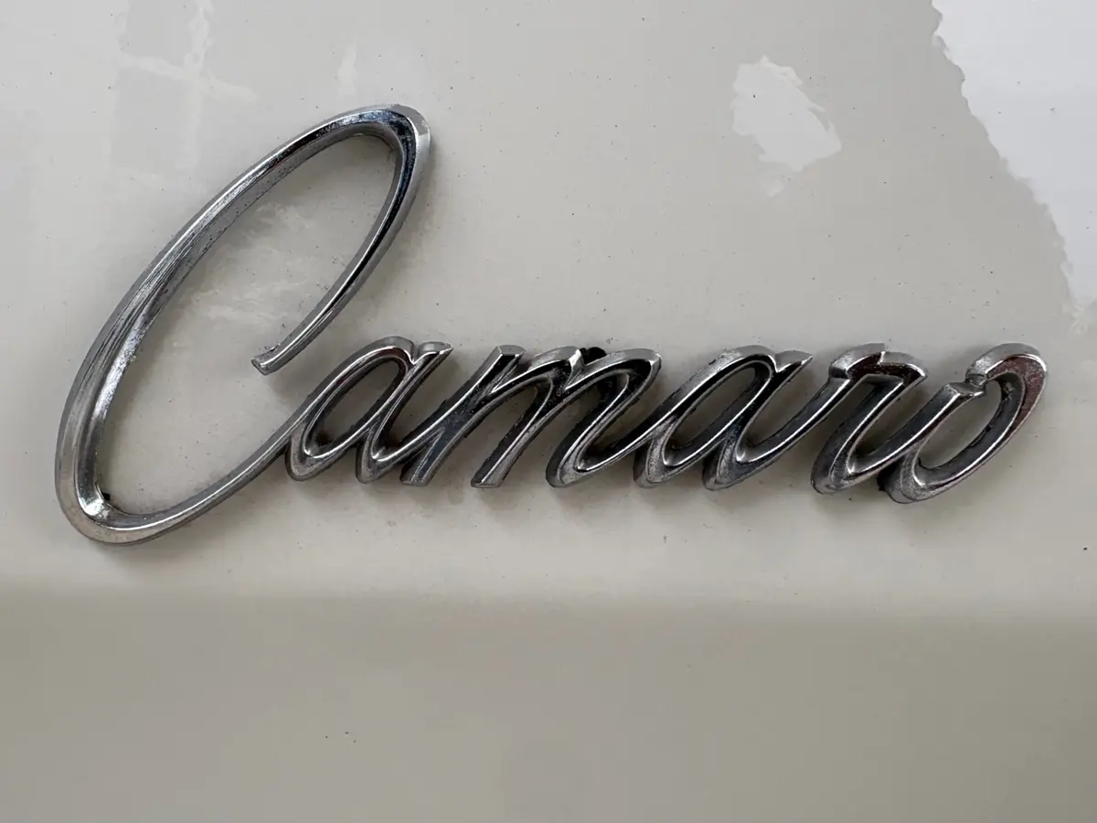 Vehicle photo 28