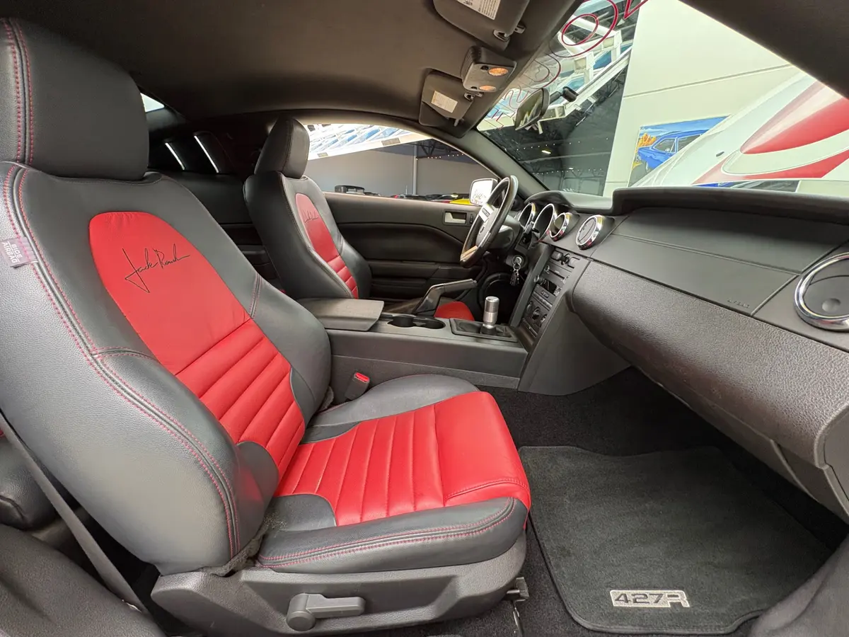 Vehicle photo 42