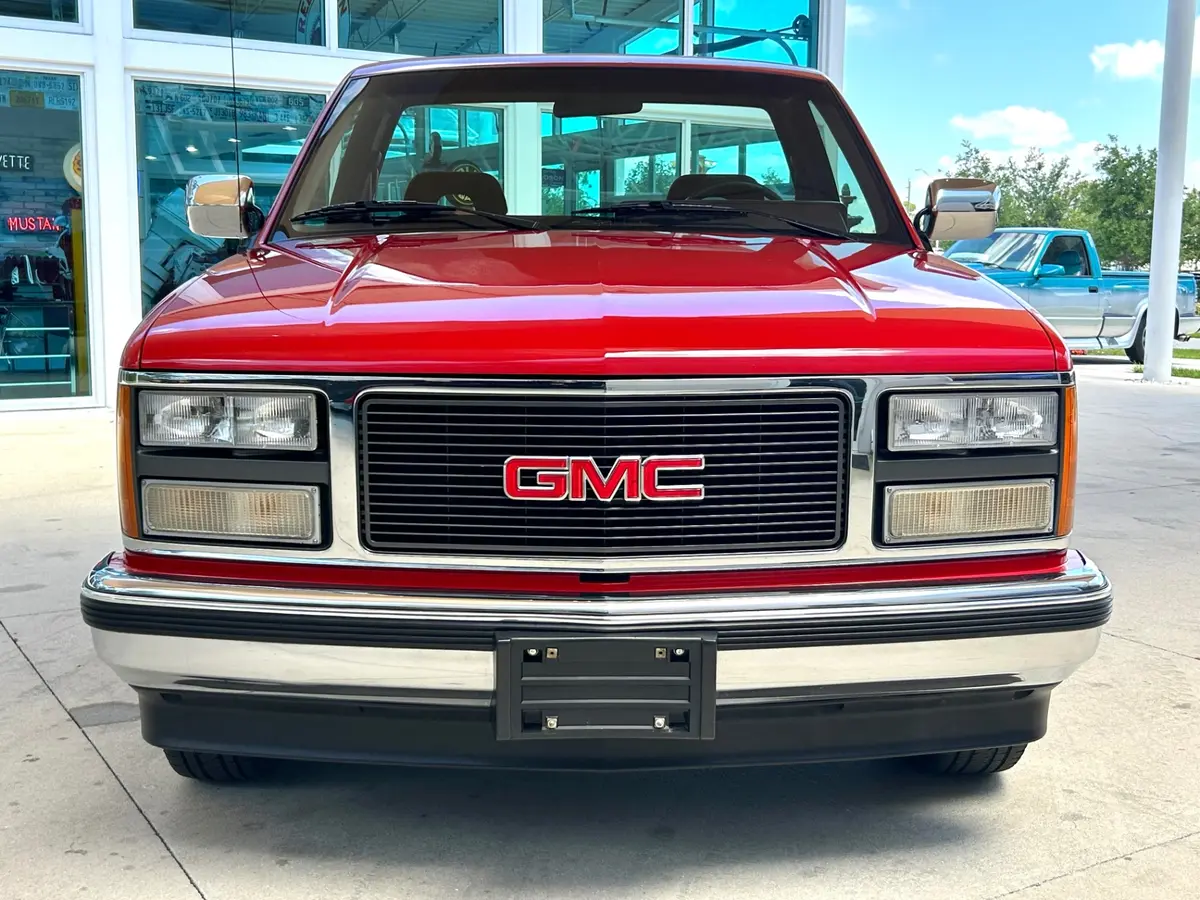 Vehicle photo 2