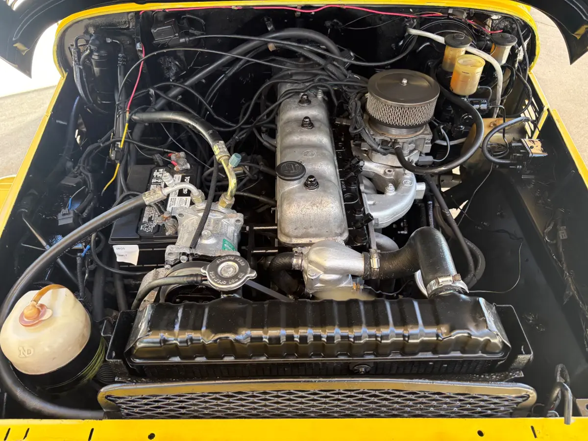 Vehicle photo 27