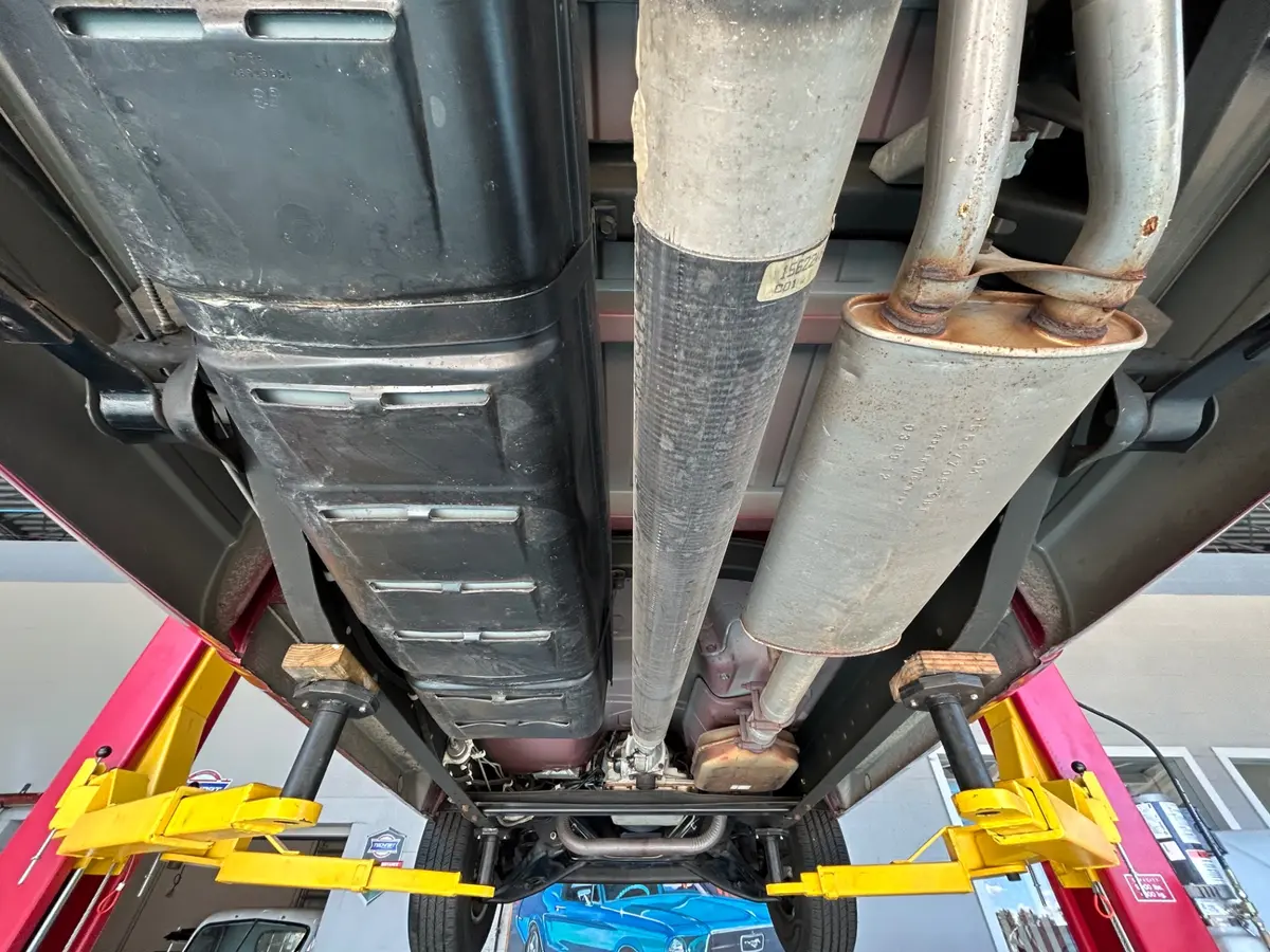 Vehicle photo 32