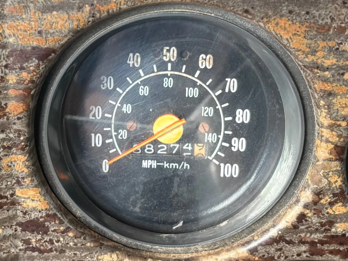Vehicle photo 24
