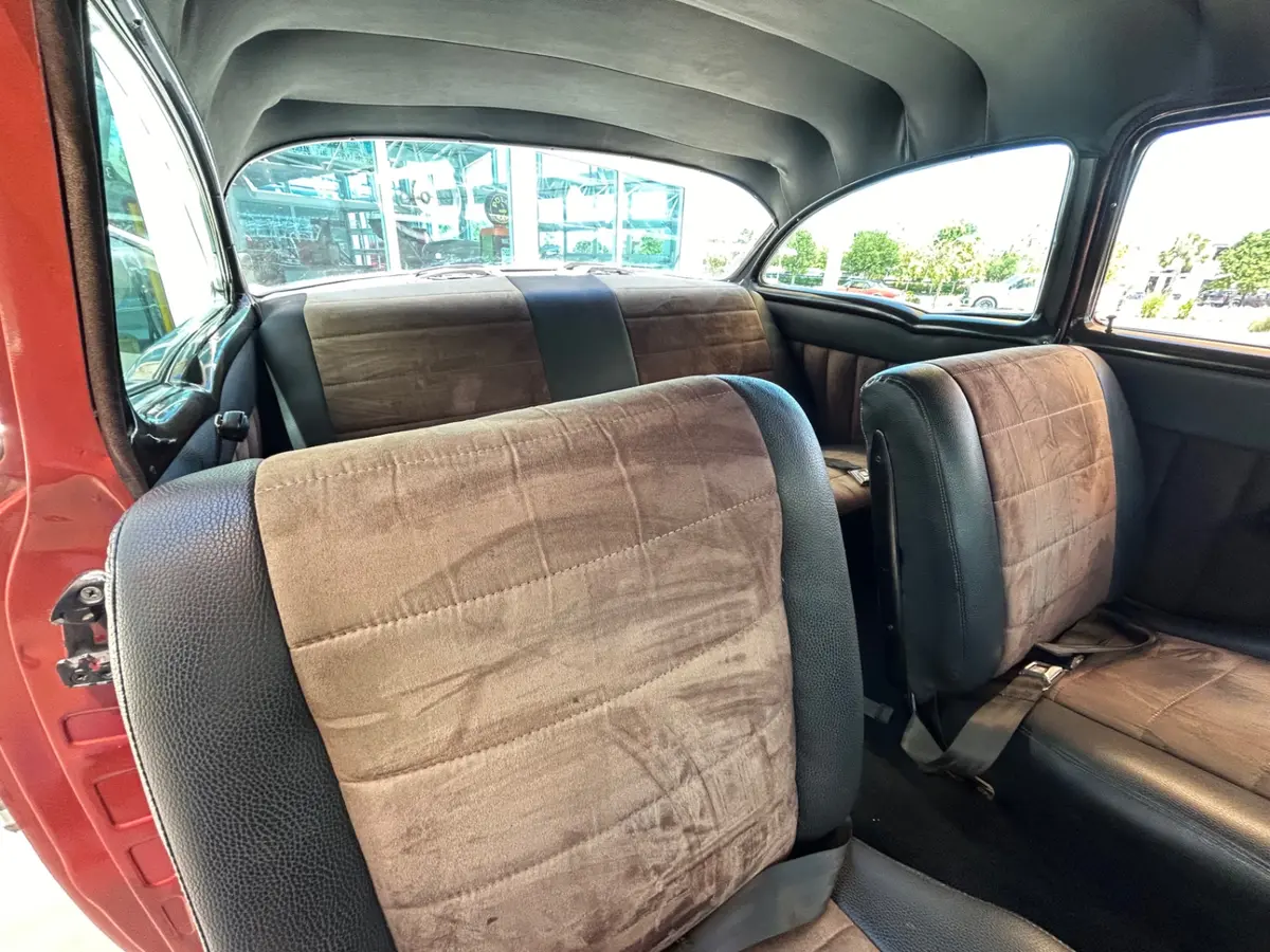 Vehicle photo 25