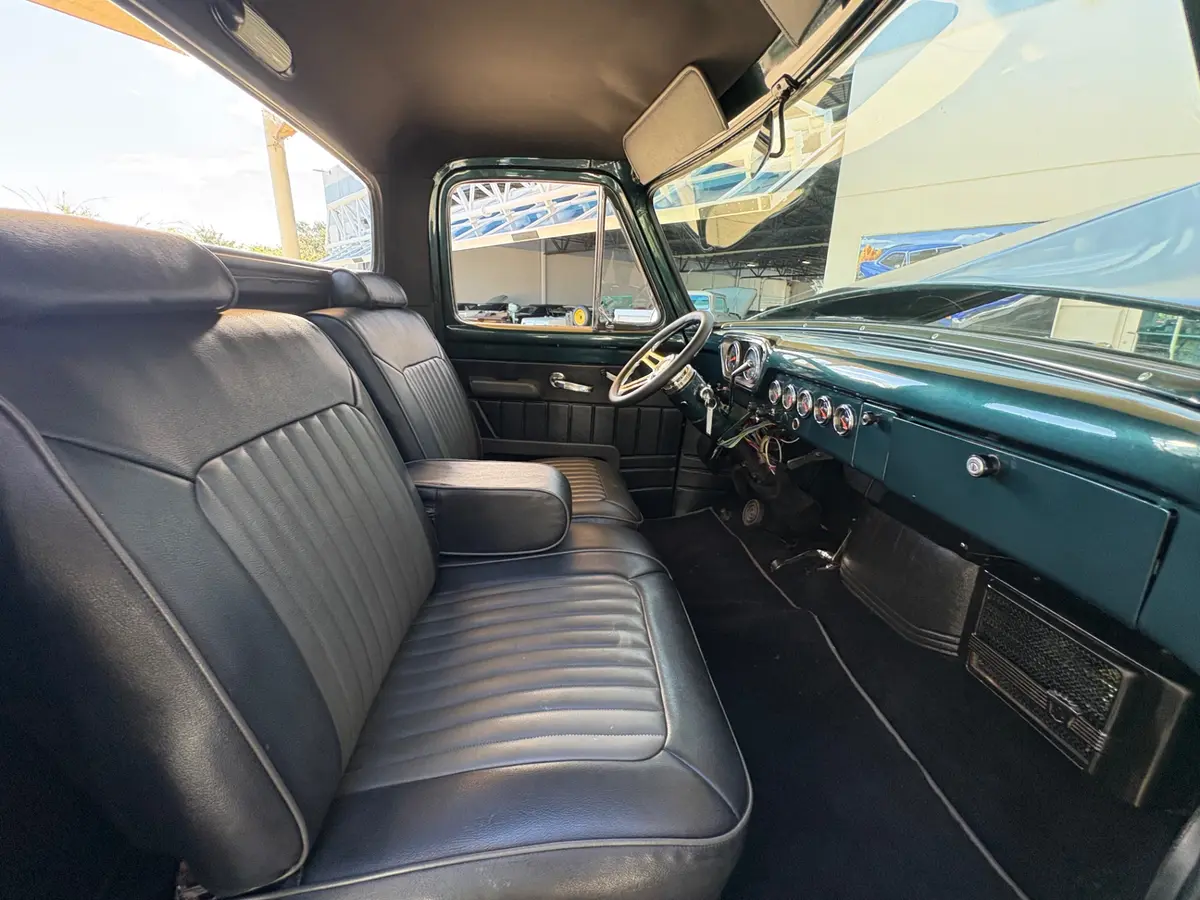 Vehicle photo 37