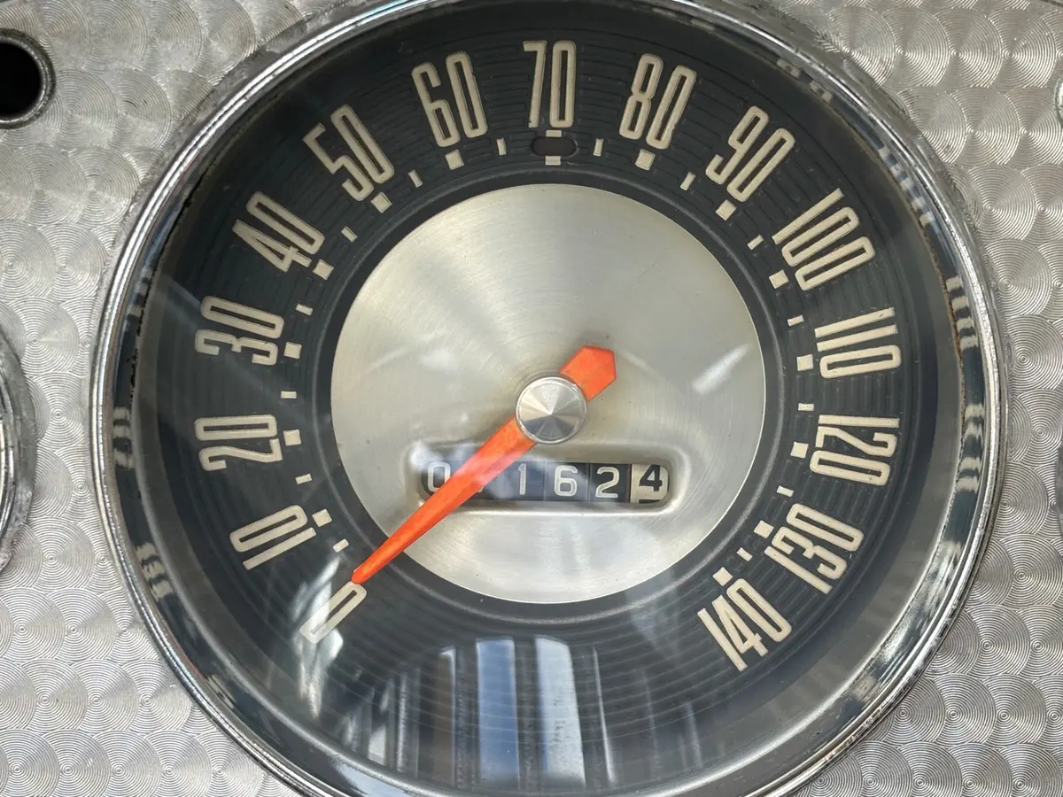 Vehicle photo 31