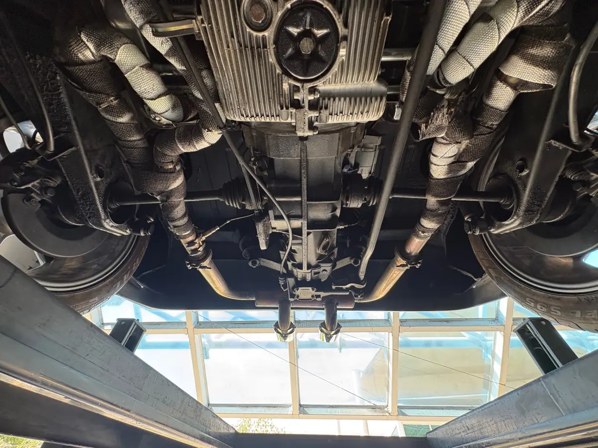 Vehicle photo 49